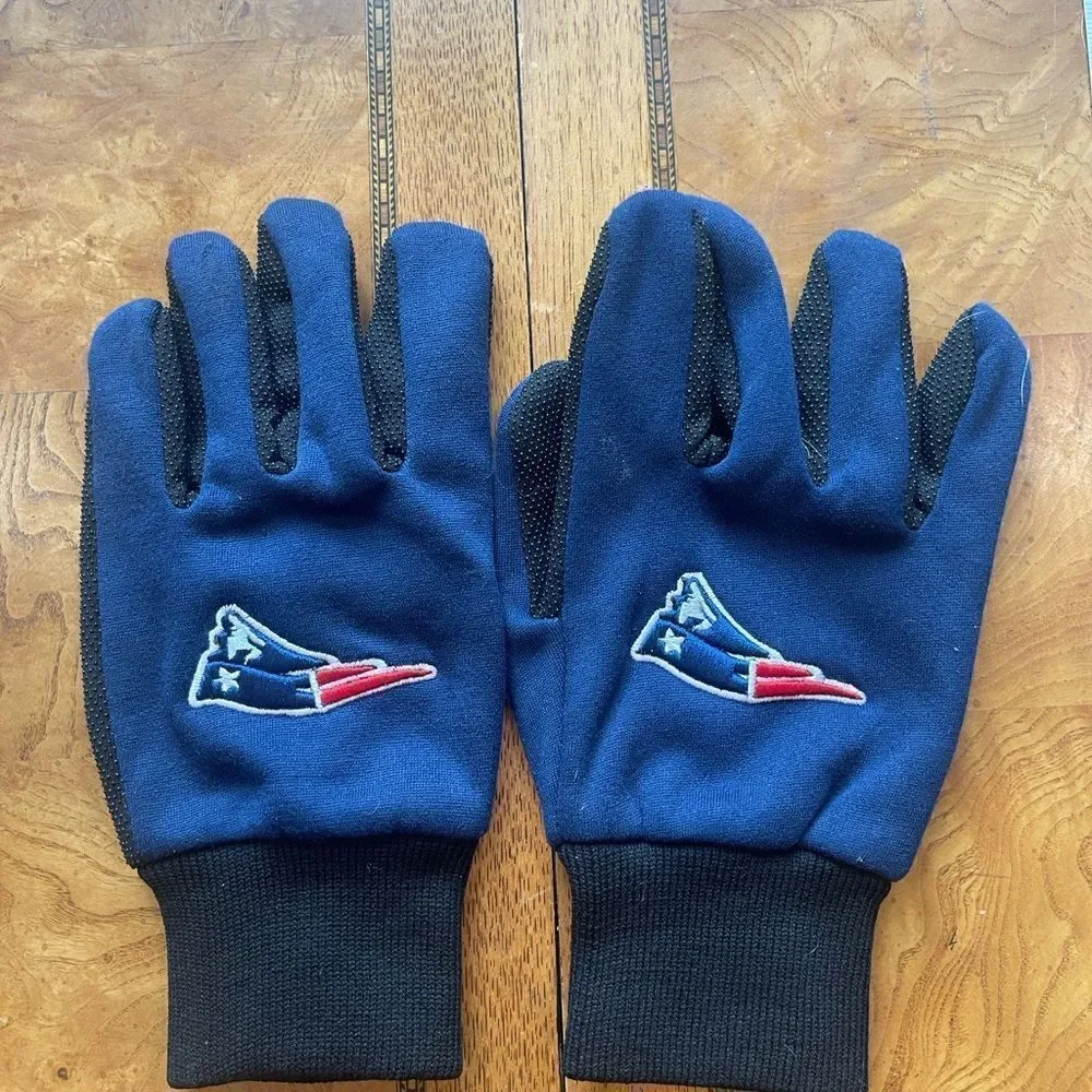Patriot NFL Gloves!!